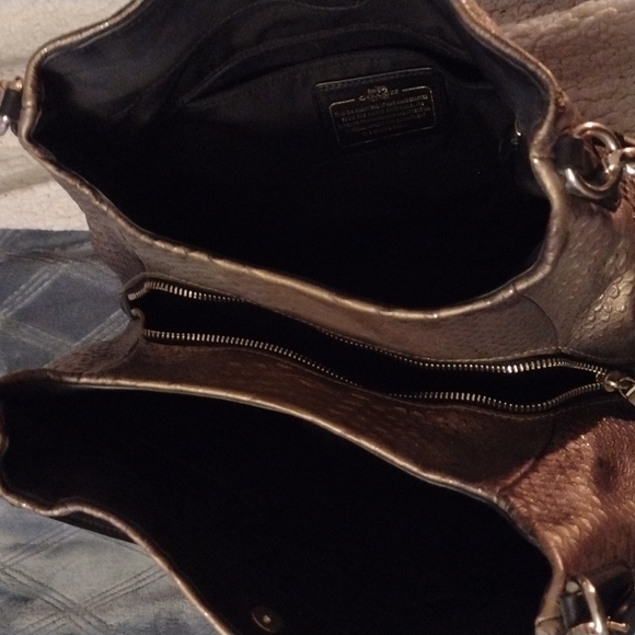 Coach purse - Picture 4 of 7